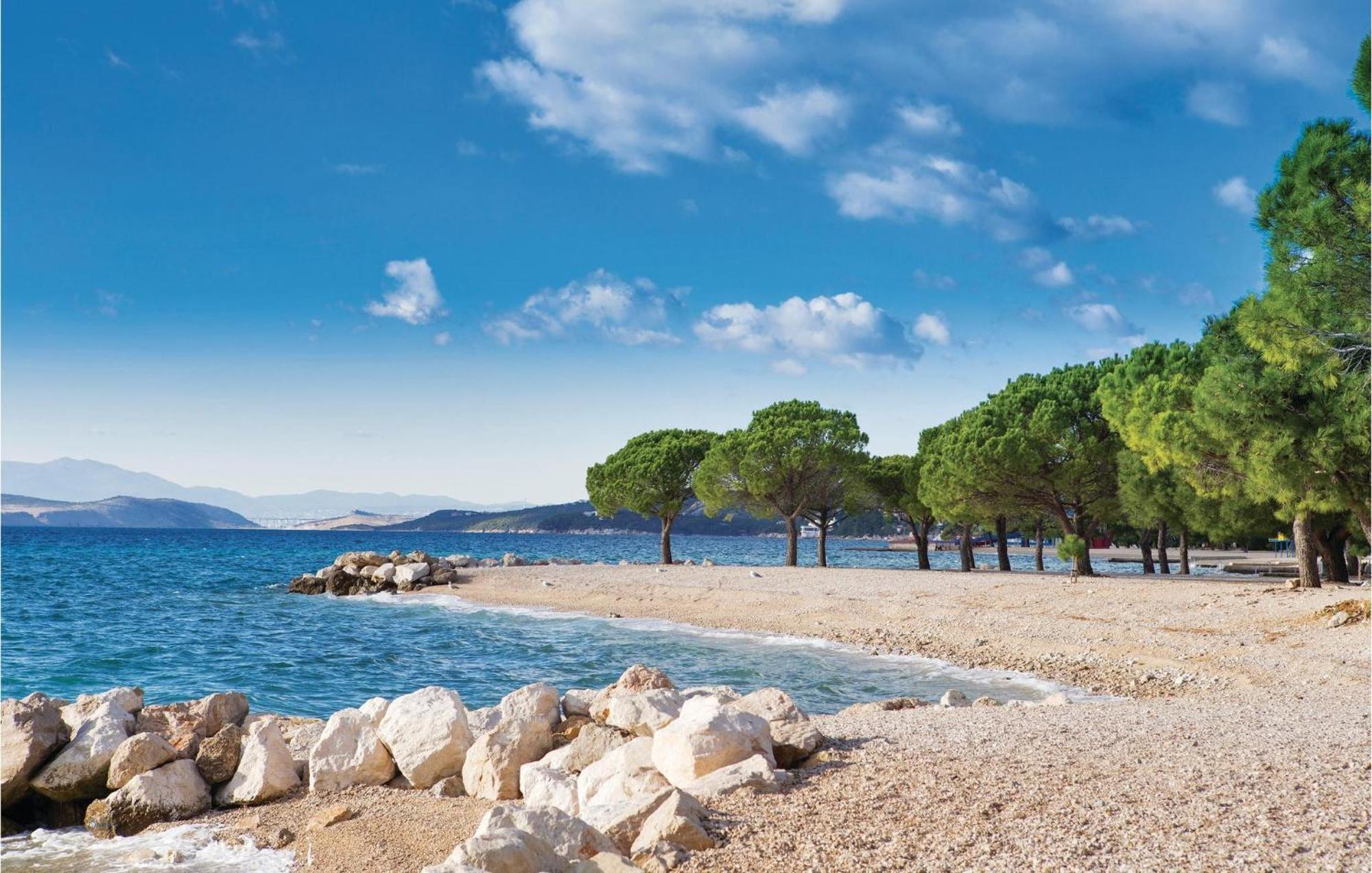 Nice Apartment In Crikvenica With House Sea View 外观 照片